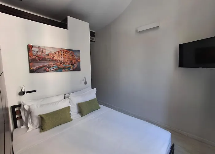 Navona Stay Rom
